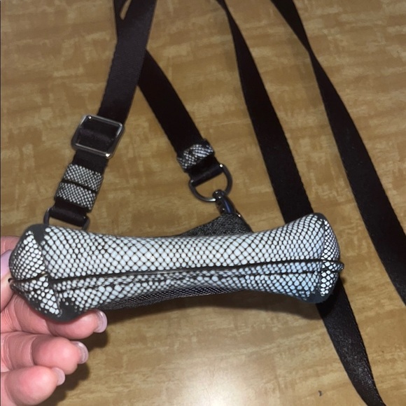 Rag & Bone Snakeskin Crossbody Bag with Black Strap/ preowned - Picture 8 of 12